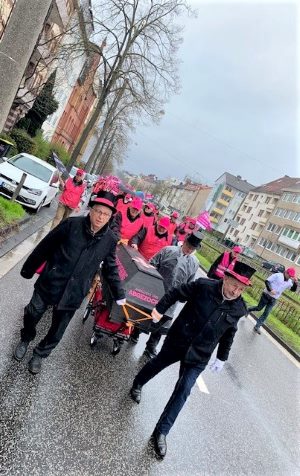 Stoppt die Doppelverbeitragung - endlich. Hier der Protestzug im April 23 in Kassel.