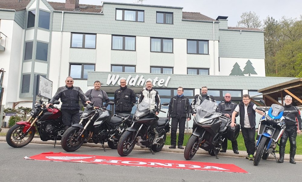 Komfort, Sicherheit und das gewisse Etwas - dafür steht die Kooperation"Motorradtourismus (Bildquelle: Yuasa) Komfort, Sicherheit und das gewisse Etwas - dafür steht die Kooperation"Motorradtourismus (Bildquelle: Yuasa)