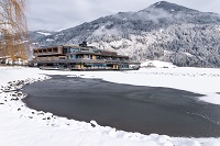 Außenansicht der Sportresidenz im Winter (c) Jukka Pehkonen (Sportresidenz Zillertal)