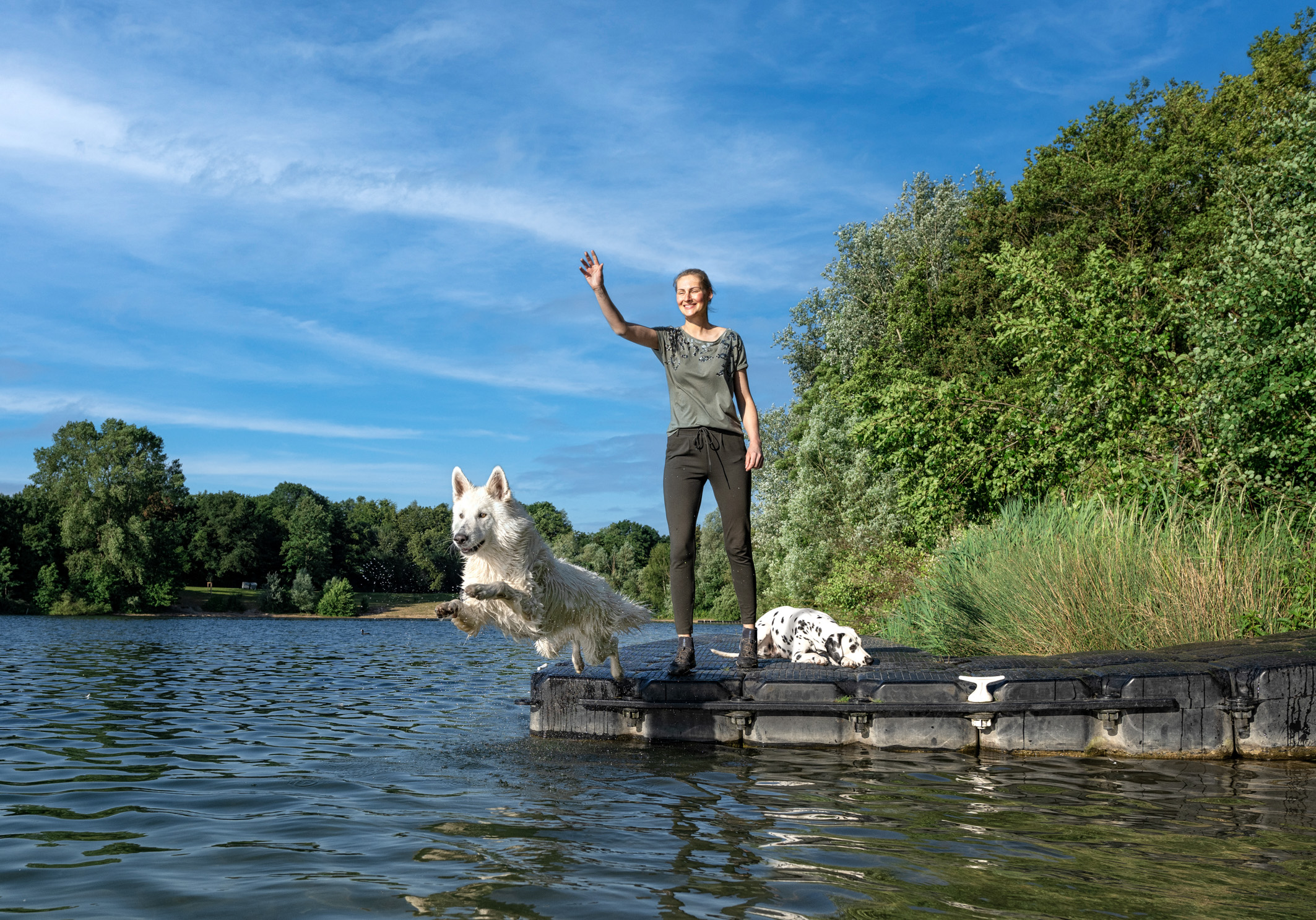 Immer in Bewegung oder tiefenentspannt? Jeder Hund ist anders, deshalb ist auch die Uelzener Versicherung INDIVIDUBELL aufgestellt