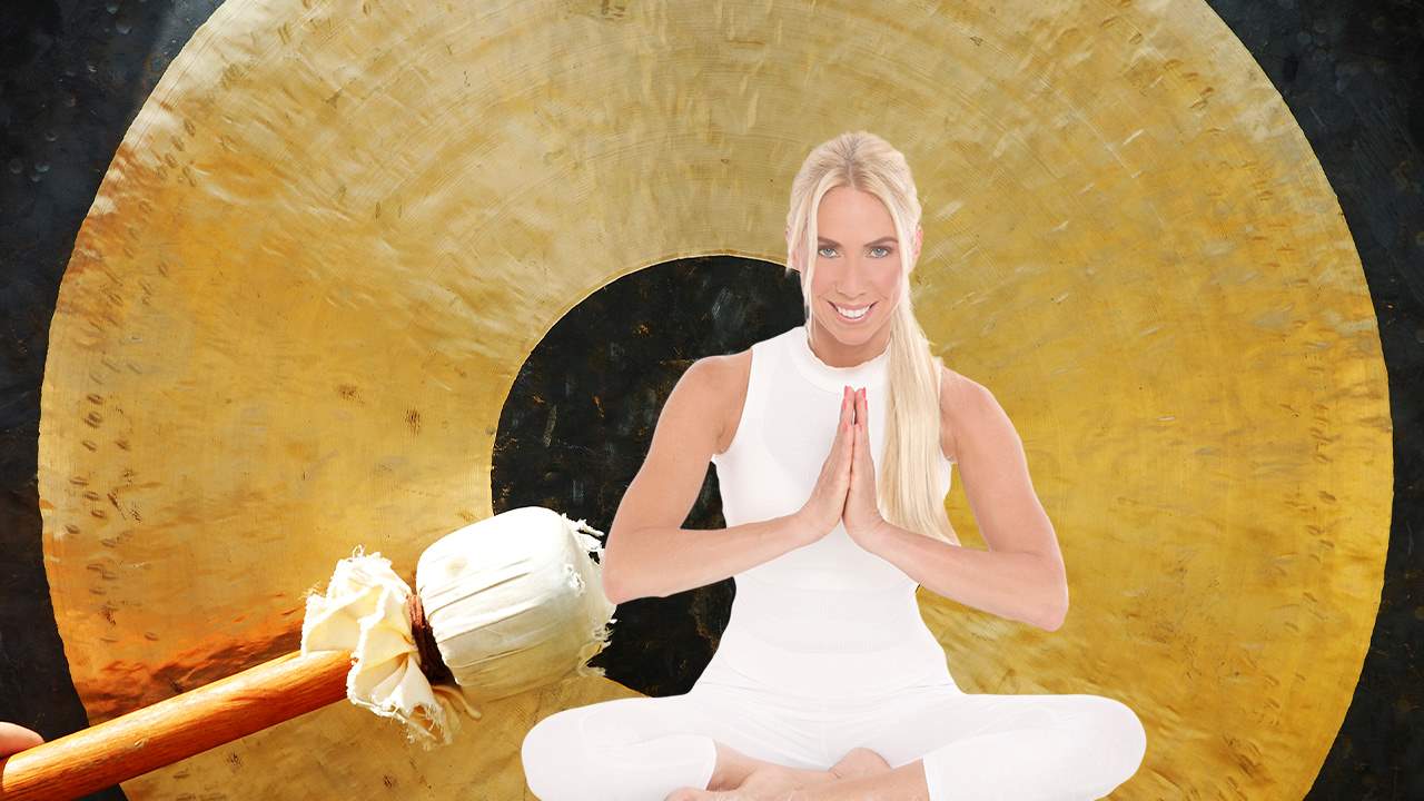 Jane Uhlig erklärt wie Gong-Yoga bei Stress helfen kann (Die Bildrechte liegen bei dem Verfasser der Mitteilung.) Jane Uhlig erklärt wie Gong-Yoga bei Stress helfen kann (Die Bildrechte liegen bei dem Verfasser der Mitteilung.)