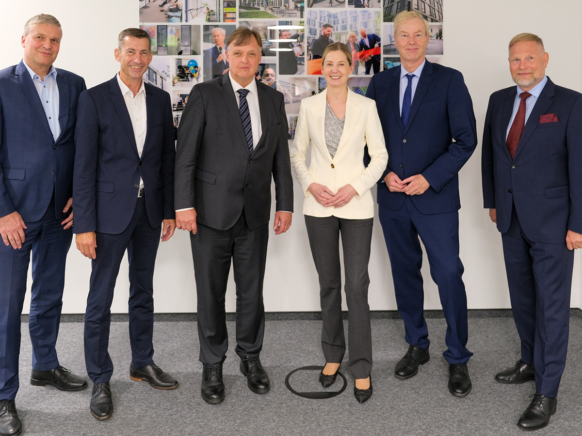 Der neue bbw Vorstand: A. Schirp, A. Breuer, S. Schönholz, N. Schmidt-Kesseler, C. Amsinck, D. Schickel (v. li.)