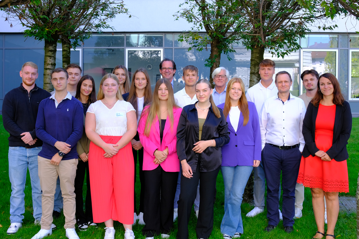 Die Geschäftsführung, Leiterin des Personalmanagements & Personalreferentin begrüßten den Zuwachs 