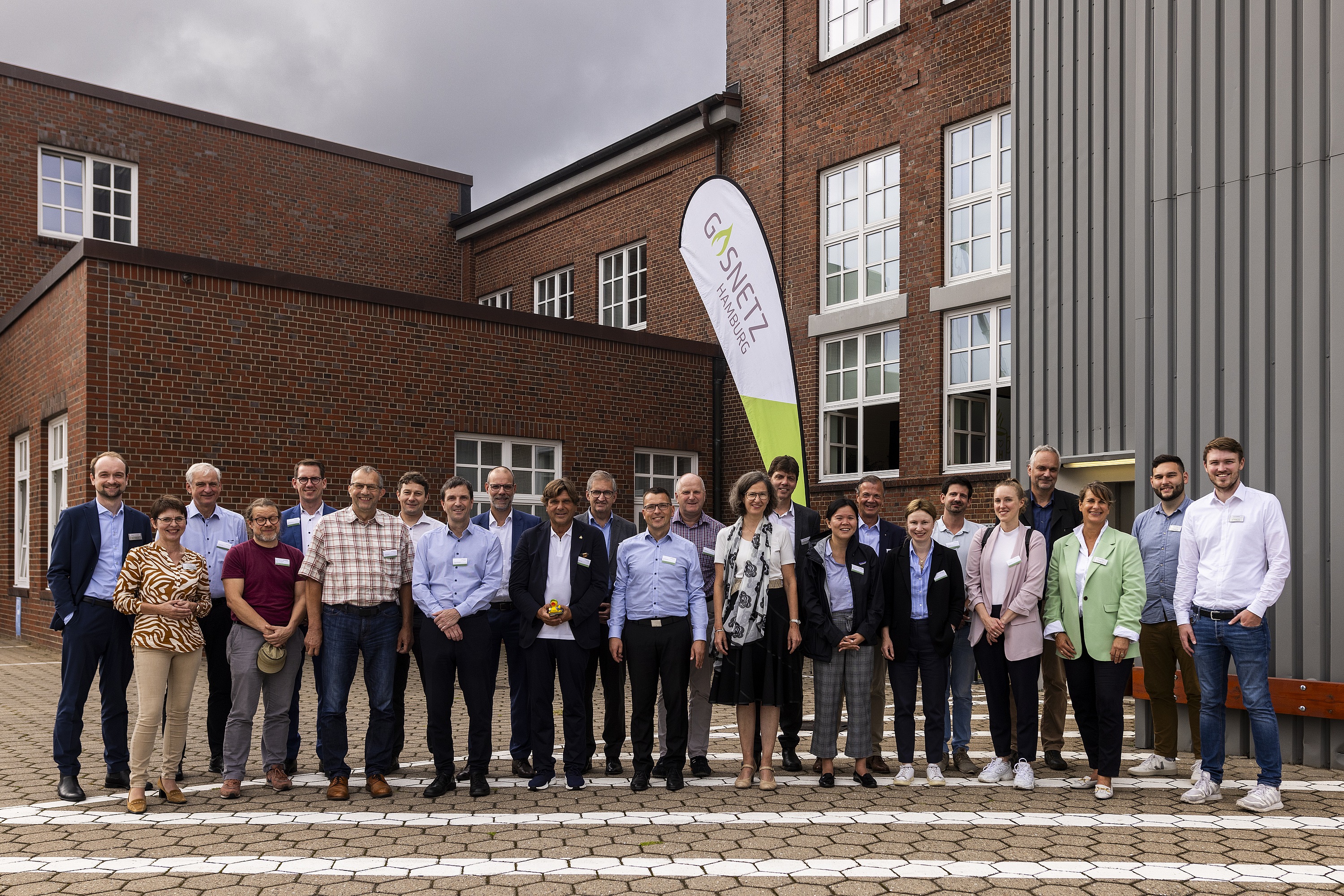 Die 25-köpfige Runde bei der Wasserstoffnetz-Konferenz von Gasnetz Hamburg Die 25-köpfige Runde bei der Wasserstoffnetz-Konferenz von Gasnetz Hamburg