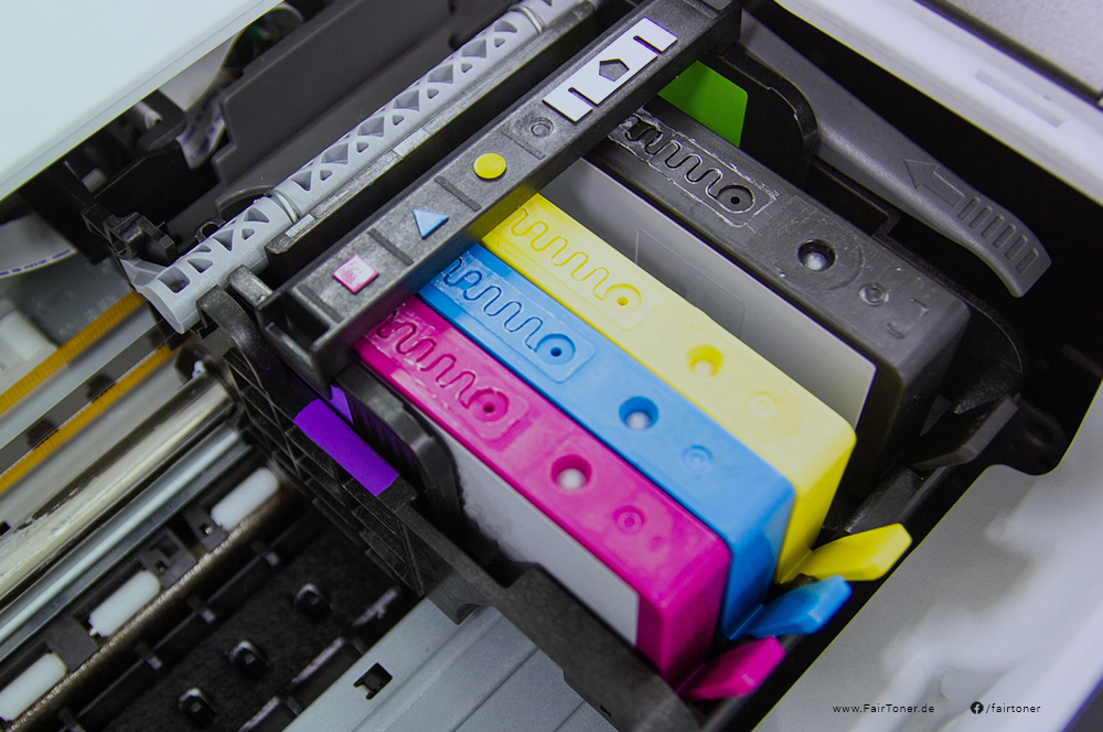 FairToner.de für attraktive Preise ausgezeichnet (Bildquelle: # 296567495©piyaphunjun–stock.adobe.com) FairToner.de für attraktive Preise ausgezeichnet (Bildquelle: # 296567495©piyaphunjun–stock.adobe.com)