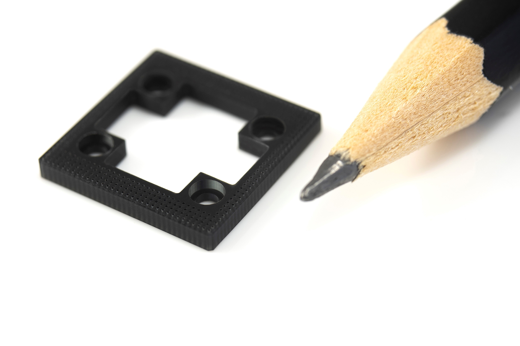 Mit ESD-Harz ausgerüstete 3D-Drucker eigenen sich für Chipsockel, elektronische Stecker, Gehäuse etc (Bildquelle: BMF Precision Inc.) Mit ESD-Harz ausgerüstete 3D-Drucker eigenen sich für Chipsockel, elektronische Stecker, Gehäuse etc (Bildquelle: BMF Precision Inc.)