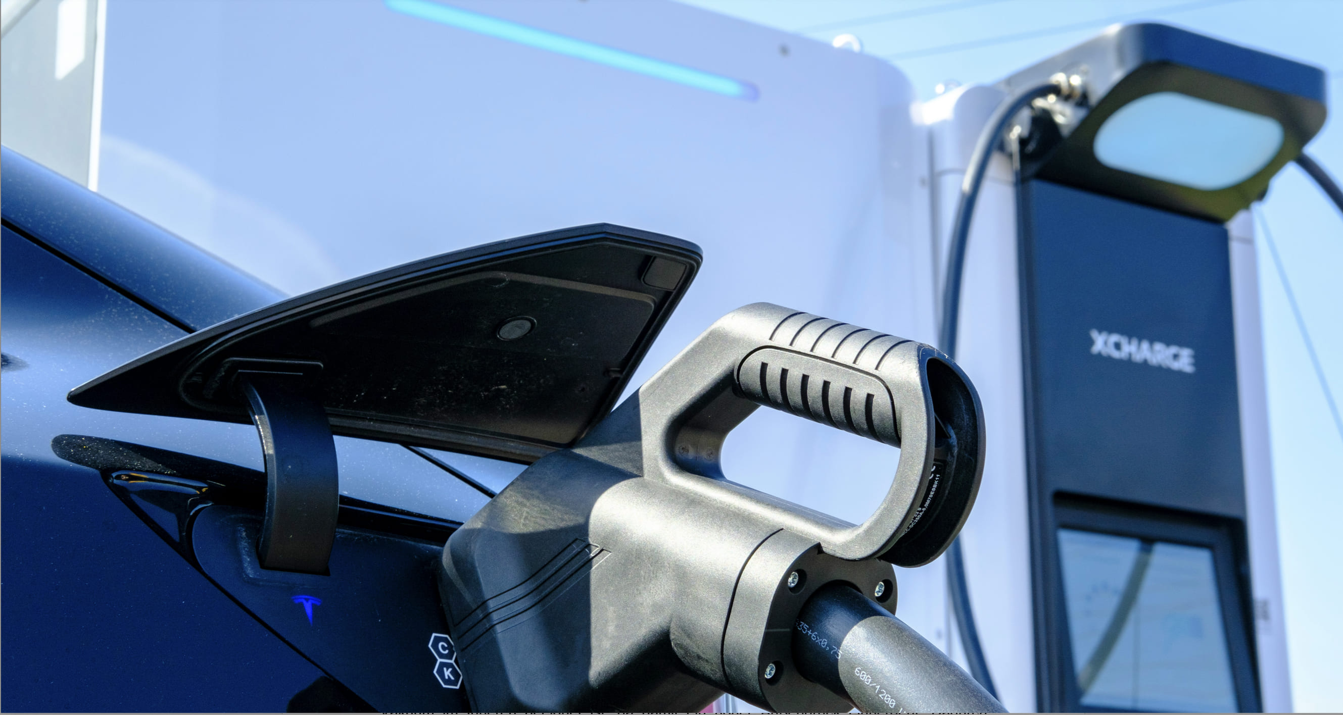 Die batterieintegrierte Net Zero Serie von XCharge. (Bildquelle: XCharge) Die batterieintegrierte Net Zero Serie von XCharge. (Bildquelle: XCharge)