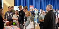 AUF IN DIE WELT Messe in Hannover – Viel Interesse (Stiftung Völkerverständigung)
