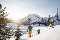 Winterwandern zu zweit (c) Manuel Kottersteger (Hirben Naturlaub)