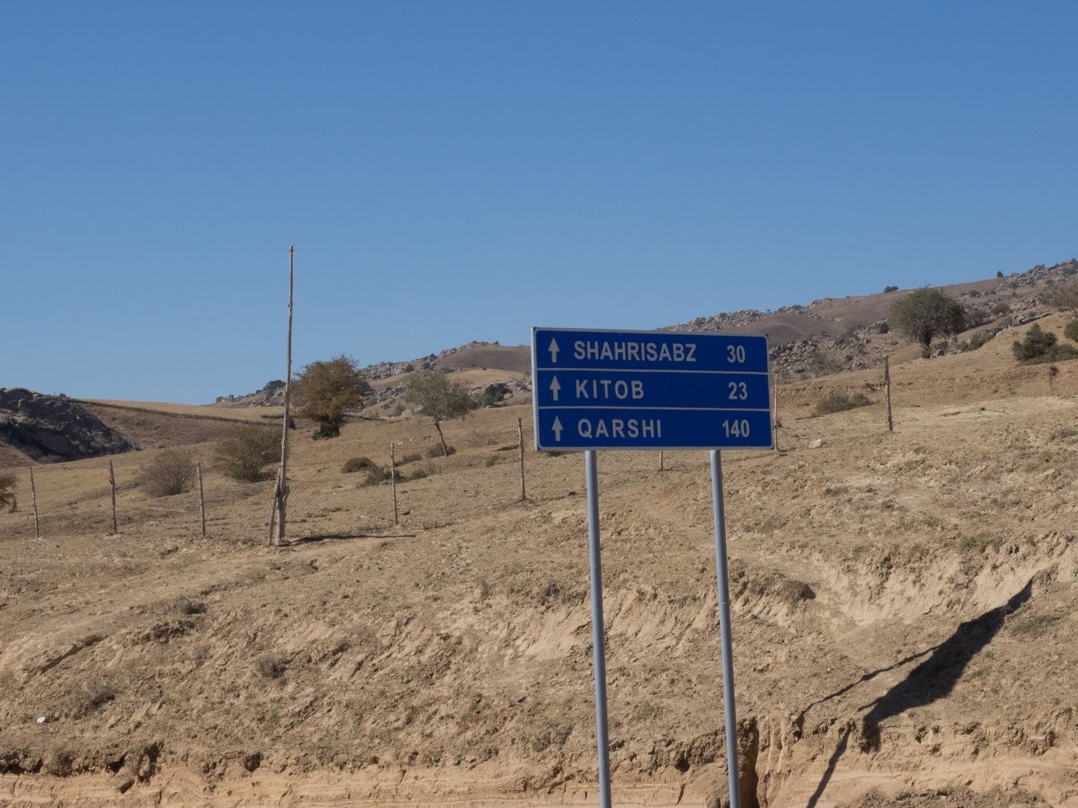 Wie Logistikunternehmen den Gütertransport nach Usbekistan in allen Jahreszeiten bewältigen