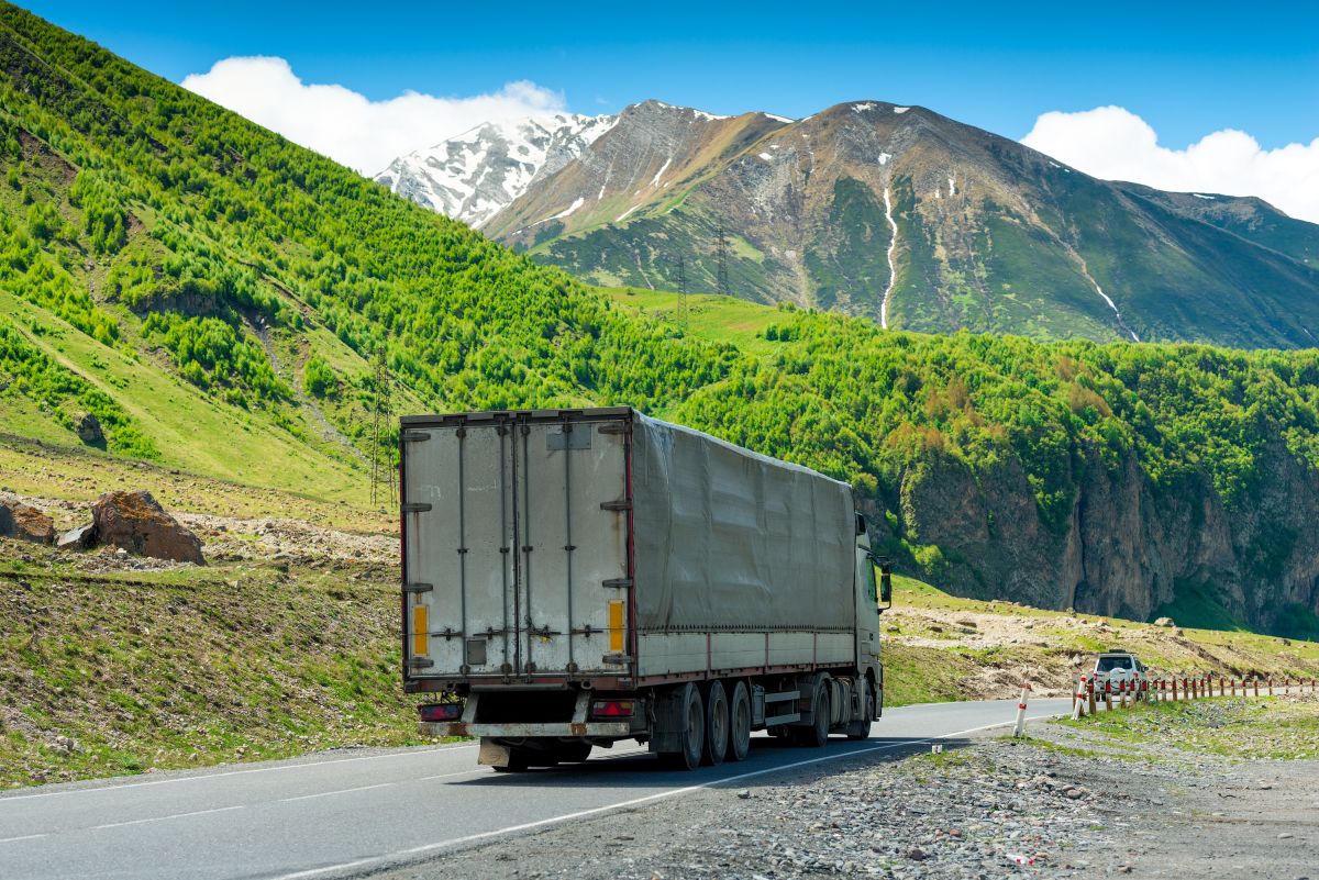 Transporte nach Georgien im Jahr 2023 (© ) Transporte nach Georgien im Jahr 2023 (© )