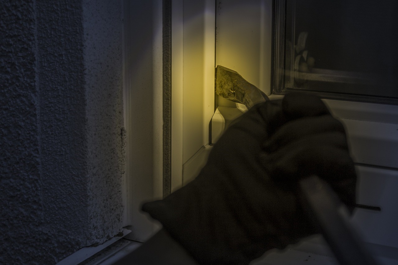 Die dunkle Jahreszeit lockt Einbrecher an. Foto: Pixabay