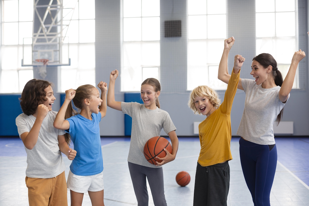 Spiel und Spaßstehen bei den Kinderkursen von sportspaßim Vordergrund (Die Bildrechte liegen bei dem Verfasser der Mitteilung.) Spiel und Spaßstehen bei den Kinderkursen von sportspaßim Vordergrund (Die Bildrechte liegen bei dem Verfasser der Mitteilung.)