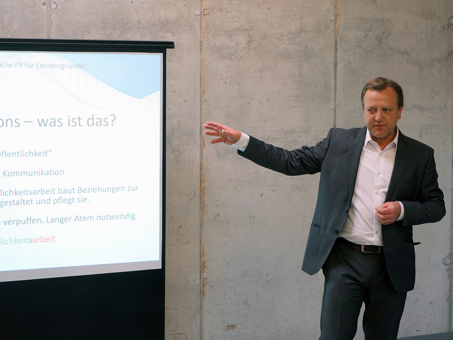 PR-Experte Holger Hagenlocher gibt Tipps für dieÖffentlichkeitsarbeit von Vereinen (Die Bildrechte liegen bei dem Verfasser der Mitteilung.) PR-Experte Holger Hagenlocher gibt Tipps für dieÖffentlichkeitsarbeit von Vereinen (Die Bildrechte liegen bei dem Verfasser der Mitteilung.)