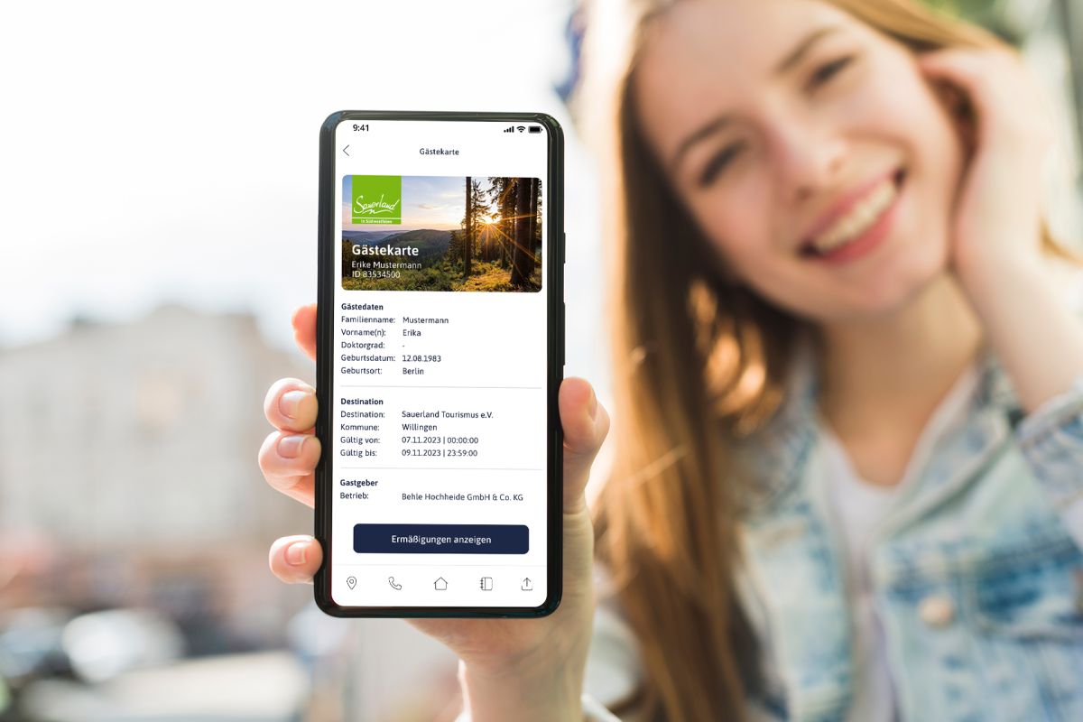 Die eID-basierte digitale Gästekarte für Sauerland Tourismus von HelloGuest (© HelloGuest Solutions GmbH) Die eID-basierte digitale Gästekarte für Sauerland Tourismus von HelloGuest (© HelloGuest Solutions GmbH)