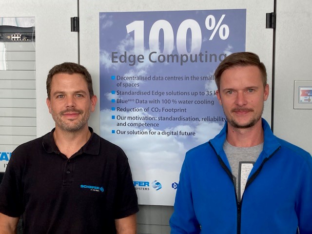 v.l: D. Müller, Fachbauleiter KLEUSBERG, B. J. Germann, Projektleiter Vertrieb SCHÄFER IT-Systems (Die Bildrechte liegen bei dem Verfasser der Mitteilung.) v.l: D. Müller, Fachbauleiter KLEUSBERG, B. J. Germann, Projektleiter Vertrieb SCHÄFER IT-Systems (Die Bildrechte liegen bei dem Verfasser der Mitteilung.)
