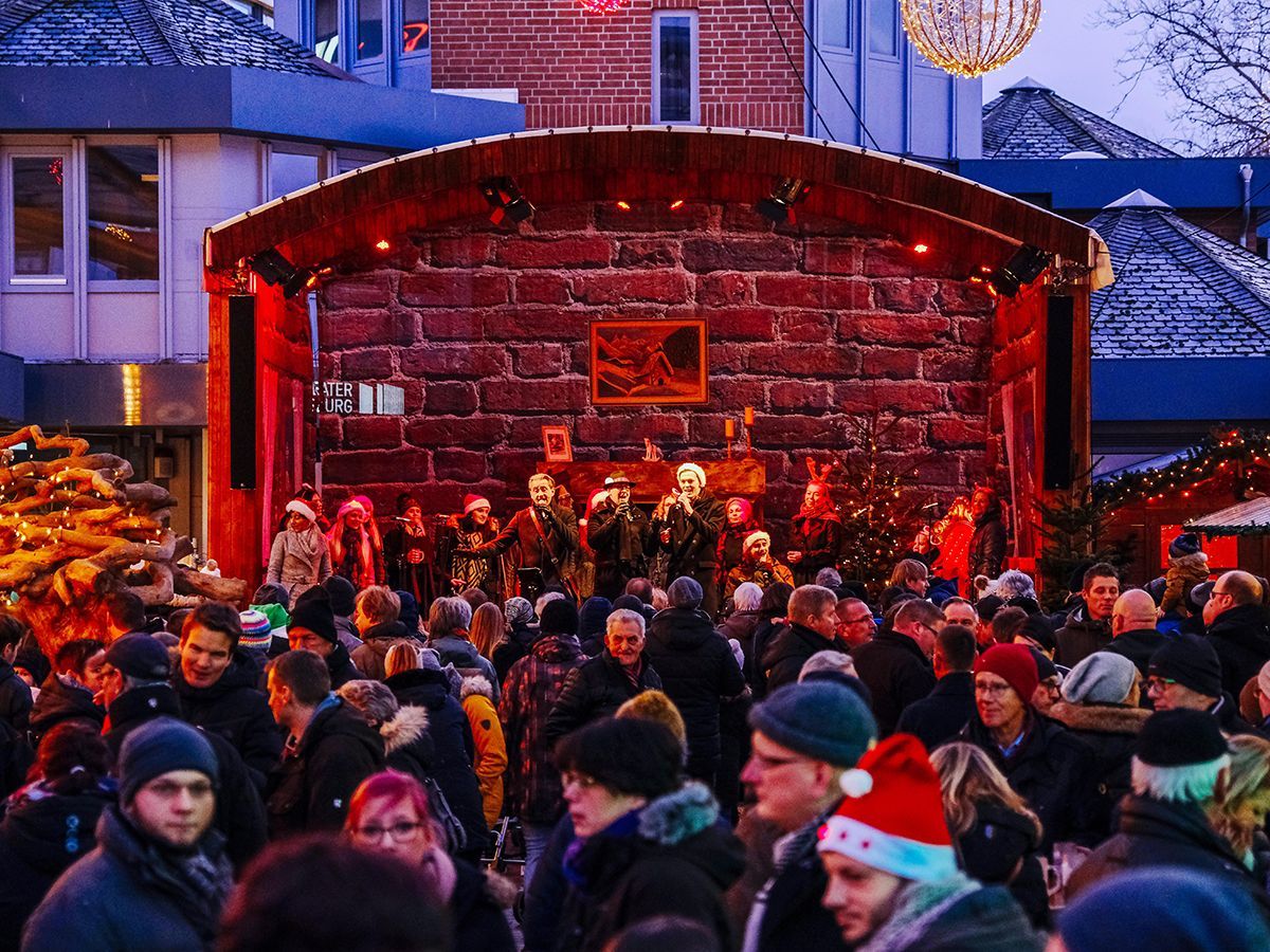 Wolfsburger Weihnachtsmarkt (© WMG Wolfsburg, Foto: Janina Snatzke) Wolfsburger Weihnachtsmarkt (© WMG Wolfsburg, Foto: Janina Snatzke)