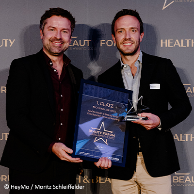 Geschäftsführer Julian La Fontaine bei der Preisverleihung des Awards
