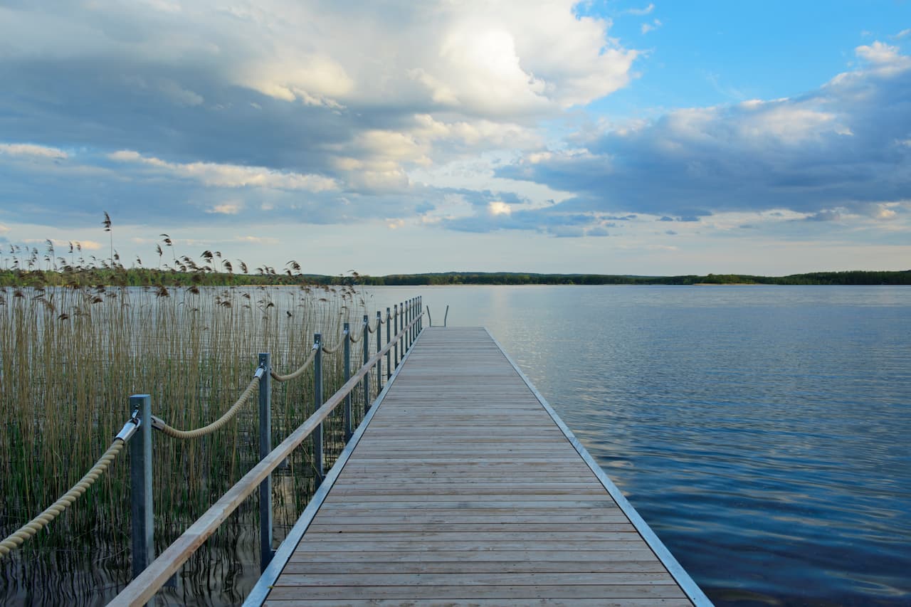 Hotelsteg zum Tollensesee (Die Bildrechte liegen bei dem Verfasser der Mitteilung.) Hotelsteg zum Tollensesee (Die Bildrechte liegen bei dem Verfasser der Mitteilung.)