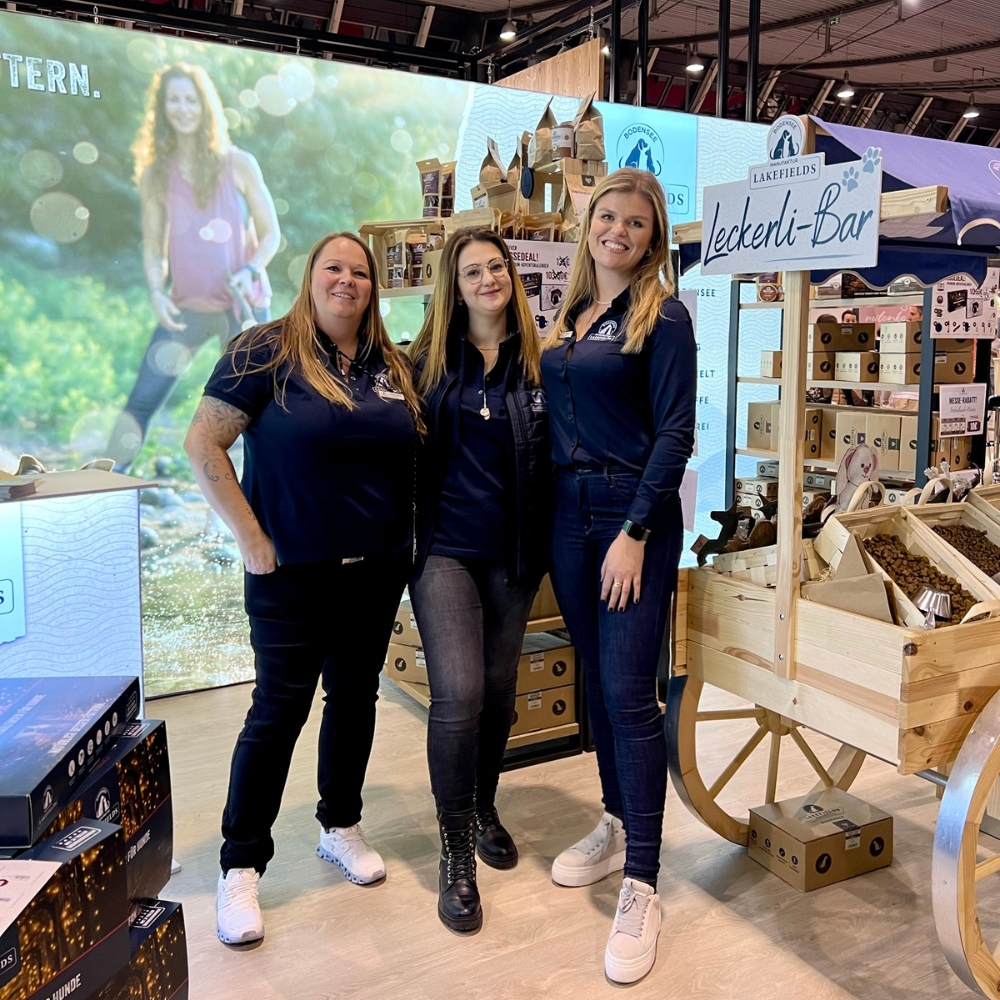 Das Lakefields-Team auf der ANIMAL 2023 in Stuttgart (Die Bildrechte liegen bei dem Verfasser der Mitteilung.)