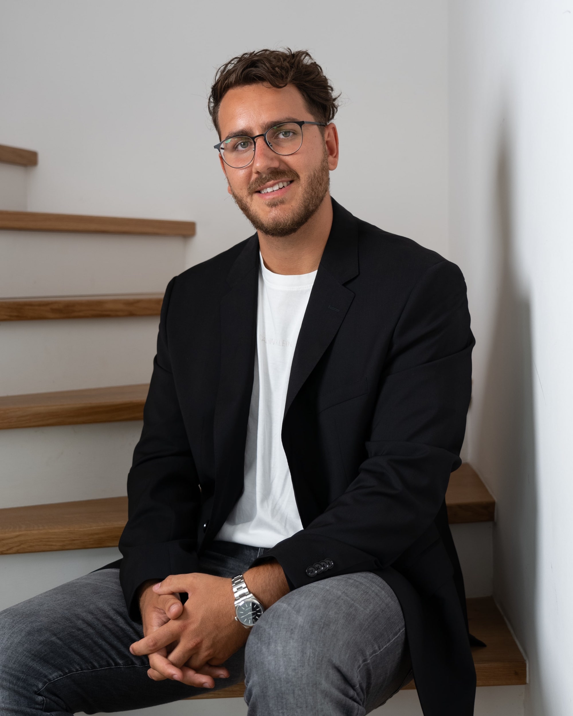 „Für Erfolg braucht es Anstrengung und Engagement“, sagt Businesscoach Max Weiß. (Bildquelle:©Office and Home Management GmbH) „Für Erfolg braucht es Anstrengung und Engagement“, sagt Businesscoach Max Weiß. (Bildquelle:©Office and Home Management GmbH)