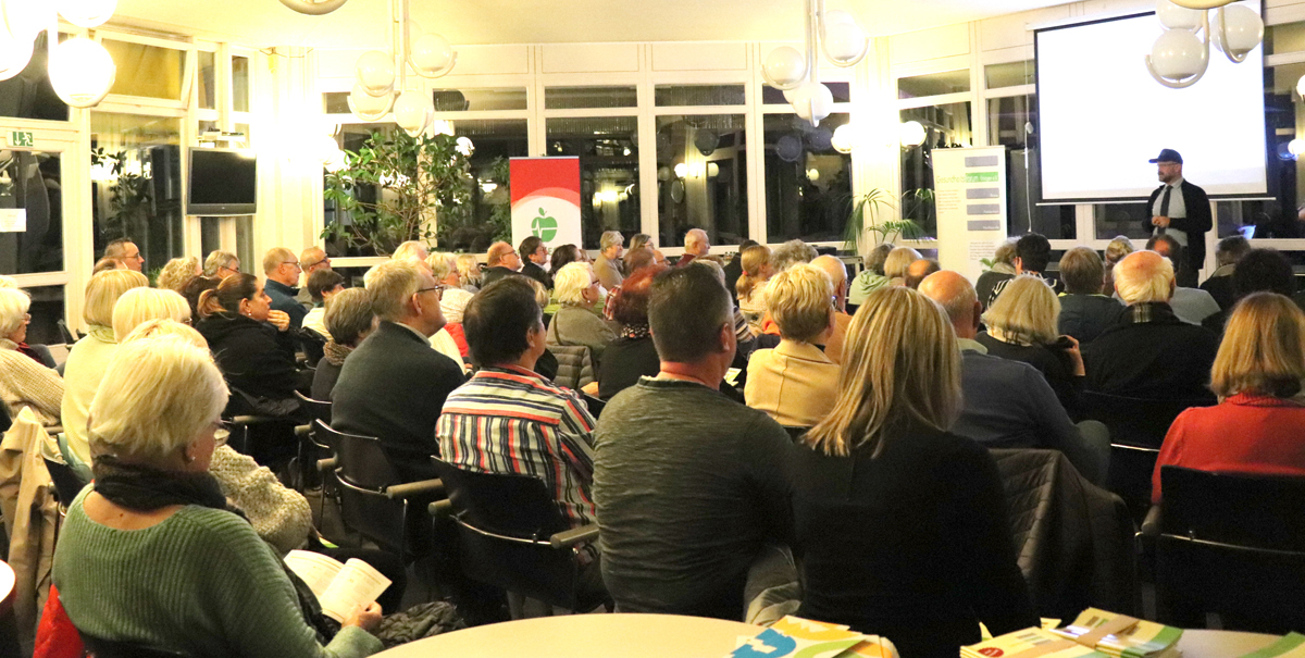 Eningen: Knapp 100 Zuhoerer bei Veranstaltung zum Thema Fettleber (Die Bildrechte liegen bei dem Verfasser der Mitteilung.) Eningen: Knapp 100 Zuhoerer bei Veranstaltung zum Thema Fettleber (Die Bildrechte liegen bei dem Verfasser der Mitteilung.)