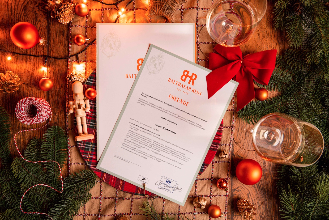 Kreatives Geschenk: Eine Rebstockpacht vom Weingut Balthasar Ress (Bildquelle: @Balthasar Ress) Kreatives Geschenk: Eine Rebstockpacht vom Weingut Balthasar Ress (Bildquelle: @Balthasar Ress)
