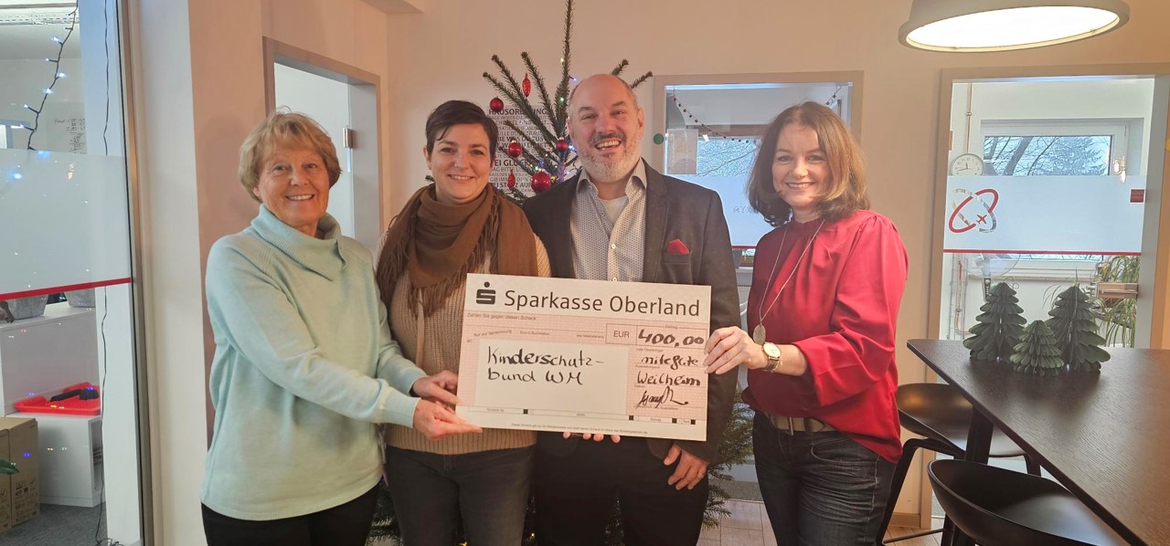 Spendenübergabe an den Kinderschutzbund (Die Bildrechte liegen bei dem Verfasser der Mitteilung.) Spendenübergabe an den Kinderschutzbund (Die Bildrechte liegen bei dem Verfasser der Mitteilung.)