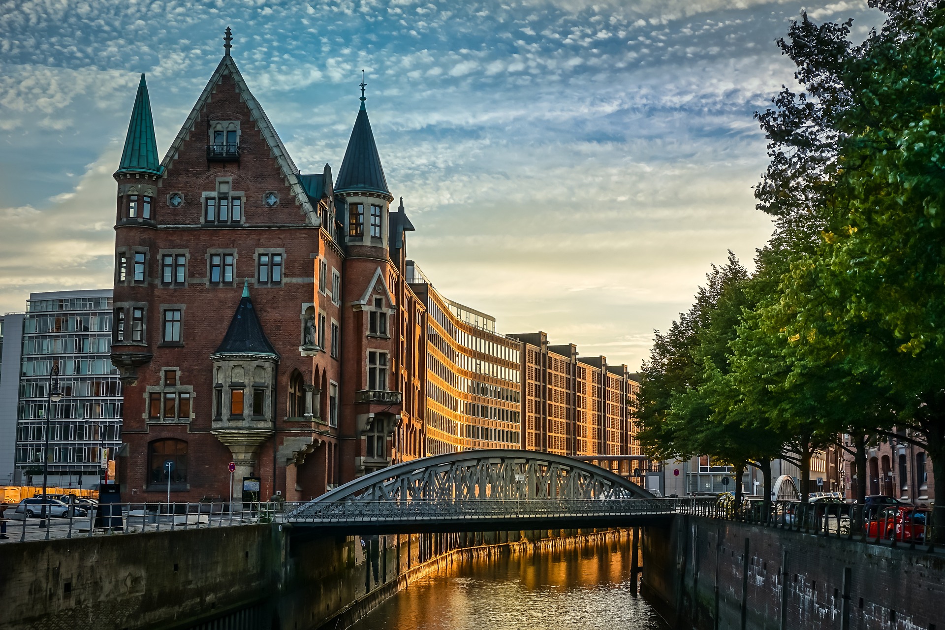 Trauredner gestalten einzigartige, unvergessliche Momente der Liebe. Freie Trauungen in Hamburg im Trend Trauredner gestalten einzigartige, unvergessliche Momente der Liebe. Freie Trauungen in Hamburg im Trend