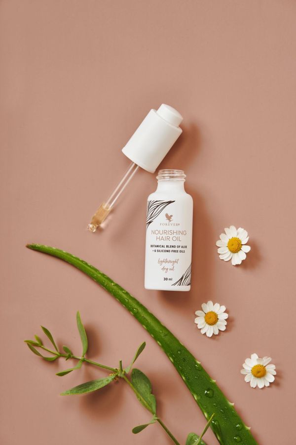 Nourishing Hair Oil (© Jason Grubb) Nourishing Hair Oil (© Jason Grubb)