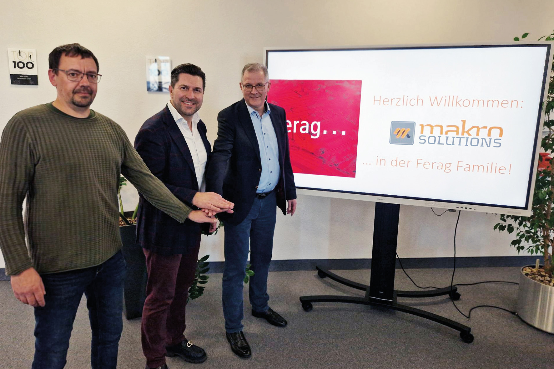 (©Ferag AG) v.l.n.r.: Mario Kroschky (MakroSolutions GmbH), Tommaso Ramundo (Ferag AG), Gideon Martz (MakroSolutions GmbH)