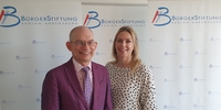 Uwe Schempp und Maraike Lehnhoff informieren zur Erbschaftsteuer (BürgerStiftung Region Ahrensburg) Uwe Schempp und Maraike Lehnhoff informieren zur Erbschaftsteuer (BürgerStiftung Region Ahrensburg)
