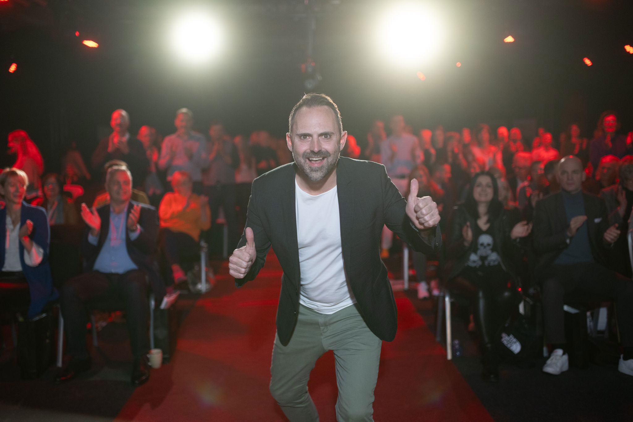 Adrian Lang am 16. internationalen Speaker Slam in Mastershausen (Bildquelle: @ https://go.hermannscherer.com/slam)