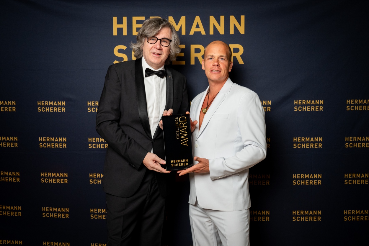 Awardübergabe (Die Bildrechte liegen bei dem Verfasser der Mitteilung.) Awardübergabe (Die Bildrechte liegen bei dem Verfasser der Mitteilung.)