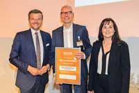 Feierliche Übergabe des diesjährigen Netzwerkpreises an Professor Dr.-Ing. Niels Oberbeck Feierliche Übergabe des diesjährigen Netzwerkpreises an Professor Dr.-Ing. Niels Oberbeck