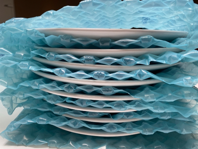 ClimaFilm-100 Luftpolster Verpackung für Teller (Die Bildrechte liegen bei dem Verfasser der Mitteilung.) ClimaFilm-100 Luftpolster Verpackung für Teller (Die Bildrechte liegen bei dem Verfasser der Mitteilung.)