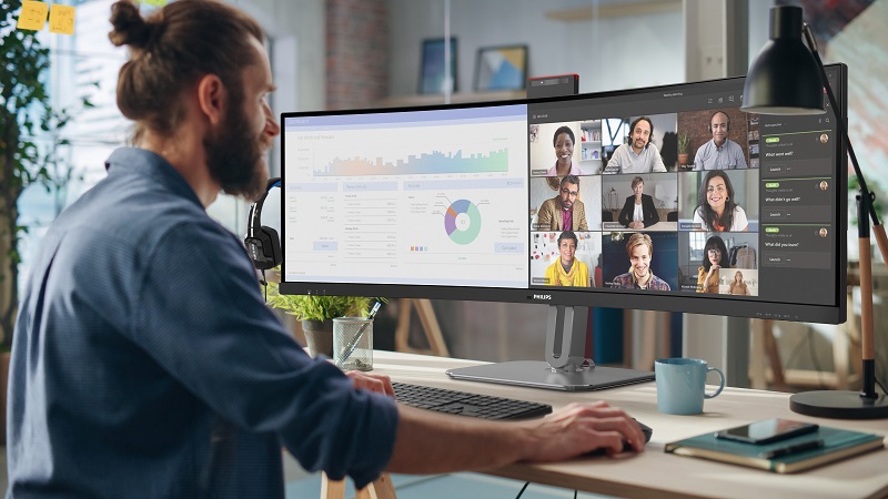 Philips 49B2U6900CH: 48,8“SuperWide-Display inklusive 5-MP-Webcam und Busylight (Die Bildrechte liegen bei dem Verfasser der Mitteilung.)
