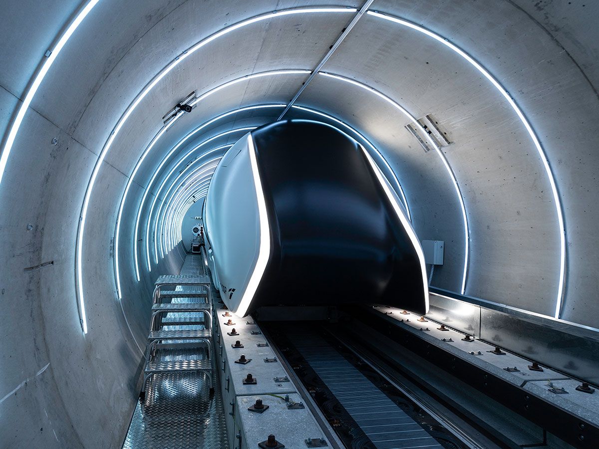 Kleben mit technicoll im Hyperloop© Bild: TUM // https://tumhyperloop.com/press/ (Passagiermodul und Innenraum) Kleben mit technicoll im Hyperloop© Bild: TUM // https://tumhyperloop.com/press/ (Passagiermodul und Innenraum)