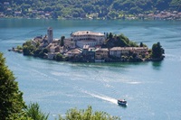 Insel San Giulio, Ortasee (R. Maggioni) Insel San Giulio, Ortasee (R. Maggioni)