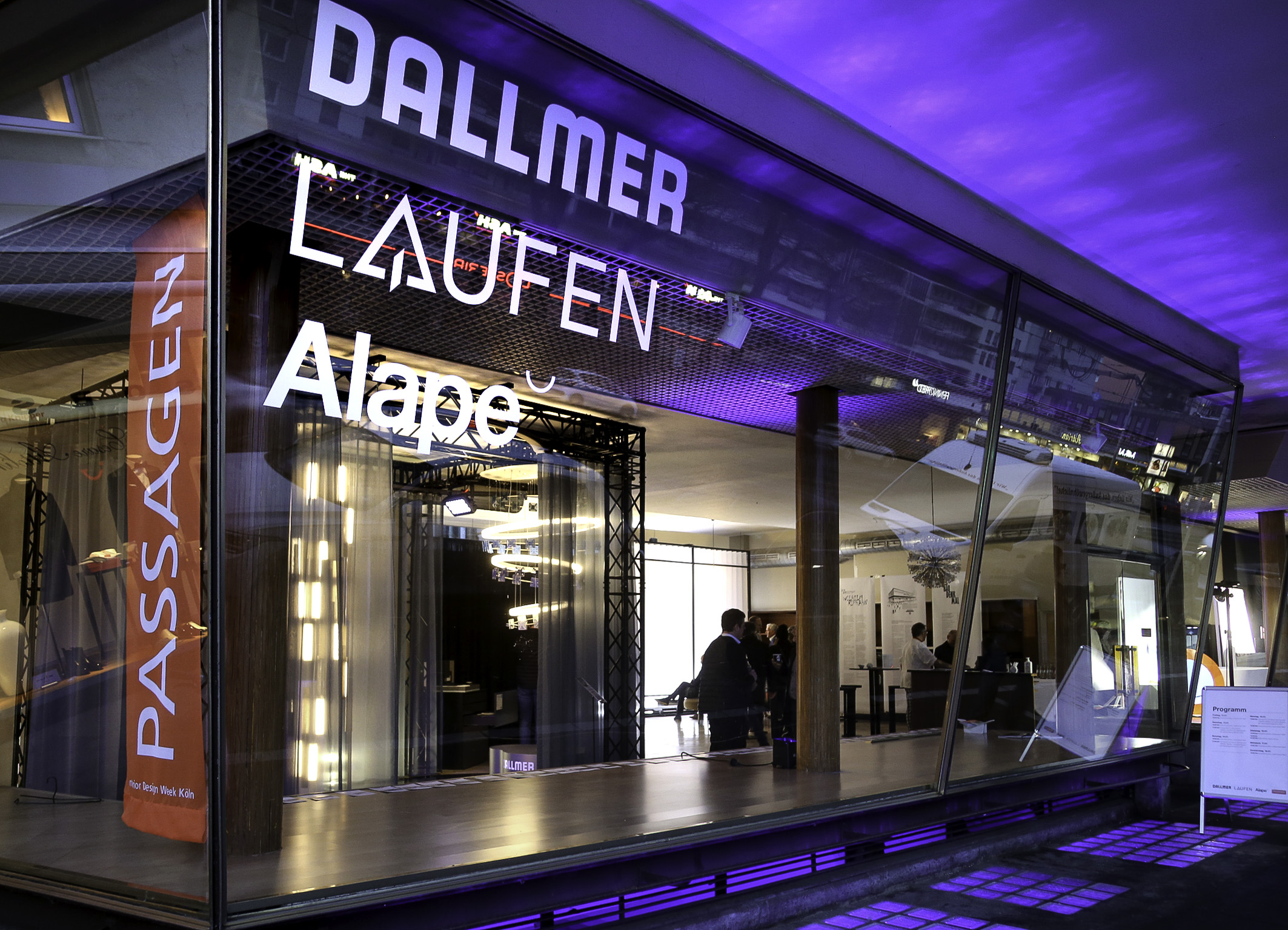 Dallmer, Laufen und Alape zeigten im Möller-Stoff-Pavillon aktuelle Badtrends und Innovationen. (Bildquelle: @Max Malsch) Dallmer, Laufen und Alape zeigten im Möller-Stoff-Pavillon aktuelle Badtrends und Innovationen. (Bildquelle: @Max Malsch)
