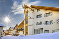 Hotel Exterior (c) Valamar Riviera