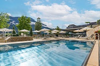Der Außenpool im Sommer (Held Hotel & Spa) Der Außenpool im Sommer (Held Hotel & Spa)