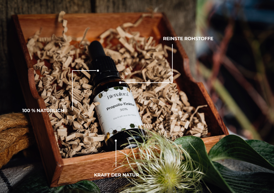 Propolis Tinktur von Bienatura®(Die Bildrechte liegen bei dem Verfasser der Mitteilung.) Propolis Tinktur von Bienatura®(Die Bildrechte liegen bei dem Verfasser der Mitteilung.)