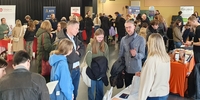 AUF IN DIE WELT Messe in Bremen – Viel Interesse (Stiftung Völkerverständigung) AUF IN DIE WELT Messe in Bremen – Viel Interesse (Stiftung Völkerverständigung)