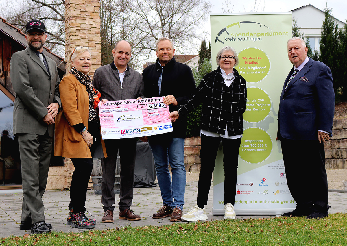 Spende Mentorenkreis Euro 6600 für das Reutlinger Spendenparlament e.V. (Die Bildrechte liegen bei dem Verfasser der Mitteilung.)