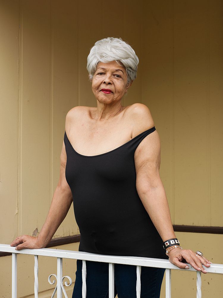 Jess T. Dugan: Duchess Milan, 69, Los Angeles, CA, 2017, aus der Serie„To Survive on This Shore”(Bildquelle:©Jess T. Dugan) Jess T. Dugan: Duchess Milan, 69, Los Angeles, CA, 2017, aus der Serie„To Survive on This Shore”(Bildquelle:©Jess T. Dugan)