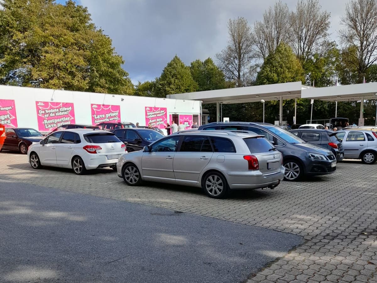 Mit SPOTdiscount haben Gründer die Chance, einen eigenen Laden zu eröffnen & von der Nachfrage nach Schnäppchen zu profitieren. Mit SPOTdiscount haben Gründer die Chance, einen eigenen Laden zu eröffnen & von der Nachfrage nach Schnäppchen zu profitieren.