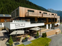 Außenbereich im Sommer (Bildarchiv All-Suite Resorts Ötztal)