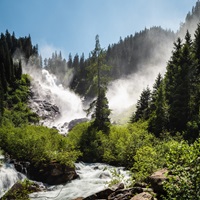 Wunderbarer Wasserfall inmitten der herrlichen Umgebung (Tourismusverband Krimml)_klein