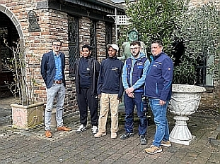 v.l.n.r.: Torsten Frewer, Warren Boura, Ilibn Bacoco, Nick Selalmazidis und David Zülow; (c) N. Heet v.l.n.r.: Torsten Frewer, Warren Boura, Ilibn Bacoco, Nick Selalmazidis und David Zülow; (c) N. Heet
